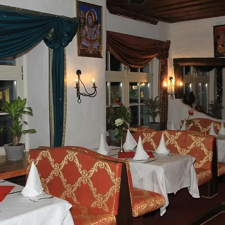 Goldener Hirsch Hotel 3*