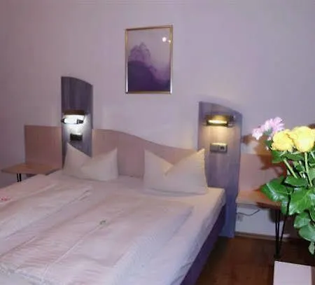 Goldener Hirsch Hotel