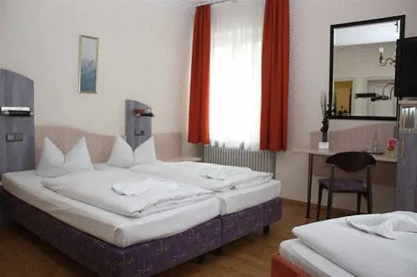 Ξενοδοχείο Goldener Hirsch 3*